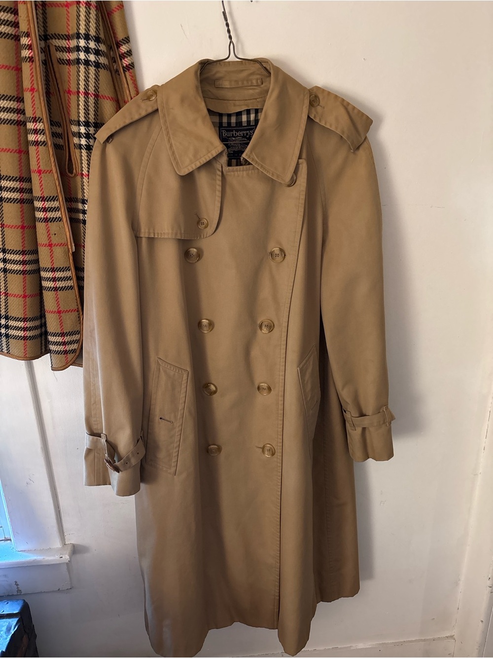 Burberrys Men's Vintage Beige Double-Breasted Trench Coat With Removable Lining